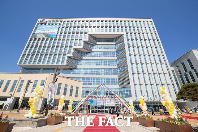 지난 13일 시청광장에서 진행된 익산시청 개청식. /익산시