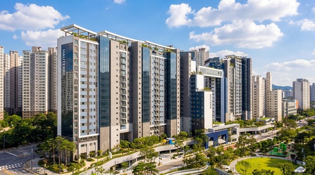 신반포21차 재건축 조합은 지난 18일 총회를 열고 관리처분계획 변경안을 약 93%의 찬성률로 의결했다. 사진은 '오티에르 반포' 전경. /포스코이앤씨