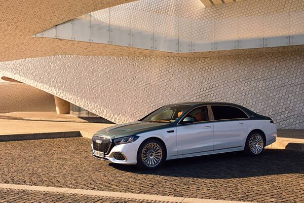 메르세데스-마이바흐 S-클래스의 부분변경 모델 '더 뉴 메르세데스-마이바흐 S-클래스'가 공개됐다. /벤츠