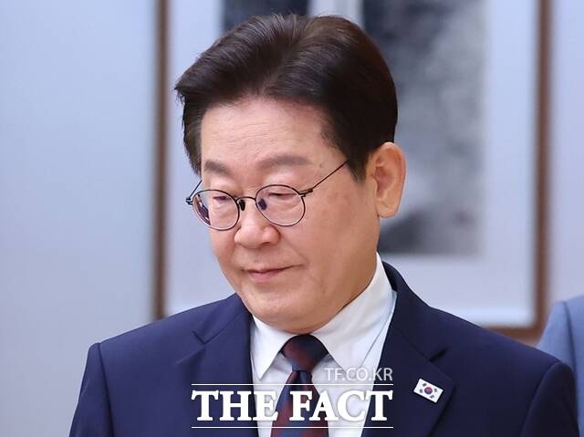 이재명 대통령은 지난 24일 SNS에 한국과 주요 외국 도시의 주택 보유세를 비교한 기사를 공유하며 