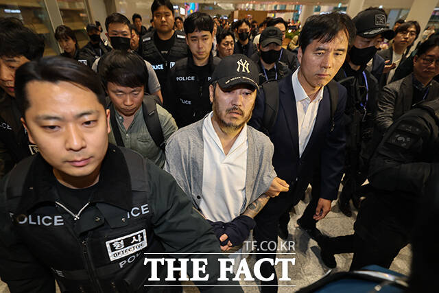 박왕열은 필리핀서 한국인 3명을 살해한 혐의로 수감돼 있으며 복역 중에도 국내에 마약 유통을 해온 것으로 전해졌다.