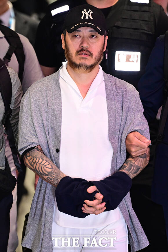 박왕열은 필리핀서 한국인 3명을 살해한 혐의로 수감돼 있으며 복역 중에도 국내에 마약 유통을 해온 것으로 전해졌다.