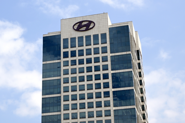 글로벌 경영 환경의 불확실성이 커지는 가운대 현대자동차가 26일 정기주총에서 밝힐 메시지에 시장이 주목하고 있다. 사진은 현대차 양재 사옥. /현대차