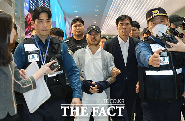 박왕열은 필리핀서 한국인 3명을 살해한 혐의로 수감돼 있으며 복역 중에도 국내에 마약 유통을 해온 것으로 전해졌다.