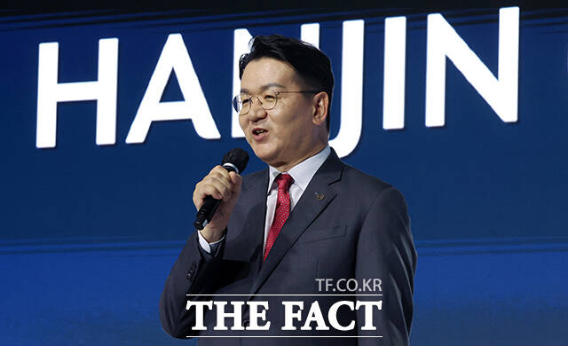 조원태 한진그룹 회장이 국민연금 반대에도 한진칼 사내이사로 재선임되며 통합 항공사 출범을 앞둔 경영 연속성을 확보했다. /임영무 기자