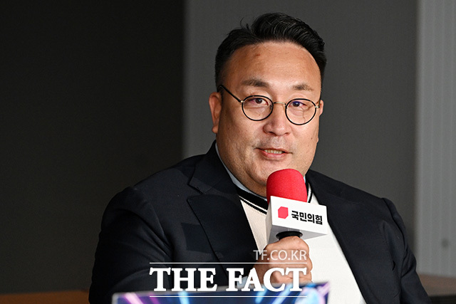 국민의힘 청년 공개 오디션 심사위원을 맡은 방송인 이혁재 씨가 26일 오후 서울 여의도 국민의힘 중앙당사에서 열린 광역의원 청년 공개 오디션에 참석해 인사말을 하고 있다./남용희 기자
