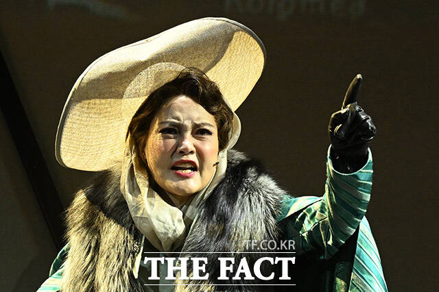 배우 조형균, 김민철, 김선영, 박혜나, 린아, 손승연, 김혜미, 김우형(왼쪽부터)이 26일 오후 서울 강남구 코엑스아티움 우리은행홀에서 열린 뮤지컬 '렘피카' 프레스콜 행사에서 포토타임을 갖고 있다. /김성렬 기자