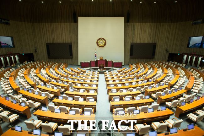 지난해 가상자산에 투자한 국회의원이 1년 새 두 배 이상 급증한 것으로 파악됐다. 국회 본회의장 전경/국회 제공