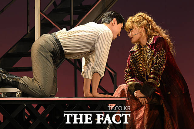 배우 조형균, 김민철, 김선영, 박혜나, 린아, 손승연, 김혜미, 김우형(왼쪽부터)이 26일 오후 서울 강남구 코엑스아티움 우리은행홀에서 열린 뮤지컬 '렘피카' 프레스콜 행사에서 포토타임을 갖고 있다. /김성렬 기자