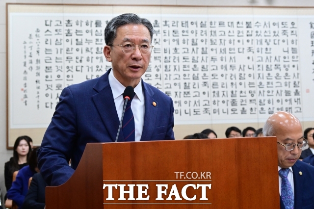 2026년 법무부·검찰 고위공무원 재산이 공개됐다. 정성호 법무부 장관은 1년 전보다 2억2869만6000원 늘어난 48억 3103만원의 재산을 신고했다. /남윤호 기자