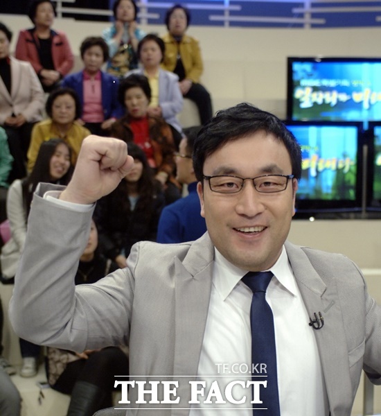 개그맨 이혁재가 국민의힘 '청년 비례 공개 오디션' 심사위원으로 임명되면서 정치권 안팎에서 논란이 일고 있다. 이혁재는 과거 폭행 사건으로 방송 활동을 중단한 전력이 있고, 이후에도 채무 분쟁, 사기 피소, 세금 체납 등 여러 법적·도덕적 논란이 이어져 왔다. /더팩트 DB