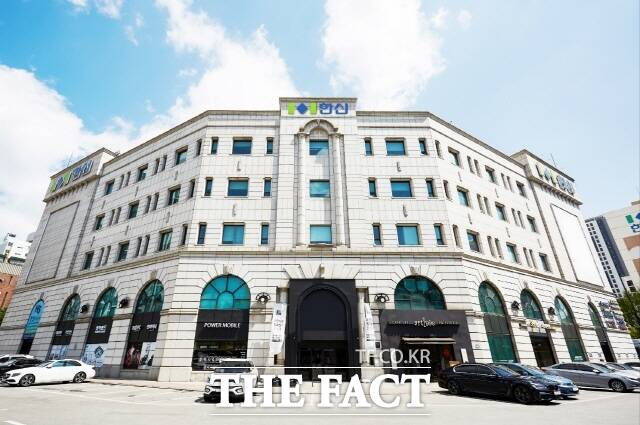 한신공영은 27일 경기도 용인시 처인구 본사에서 열린 한신공영 정기주주총회에서 최문규 부회장 사내이사 선임의 건 등 주요 안건이 모두 원안대로 가결됐다고 밝혔다. 사진은 한신공영 본사. /한신공영