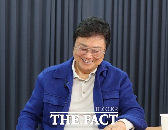 남진은 최근 MBN 오디션 '무명전설' 대표 심사위원으로 활약하며 또 다른 존재감을 드러내고 있다. 후배 가수들을 향한 그의 시선은 따뜻한 격려에 가깝다. /이상빈 기자