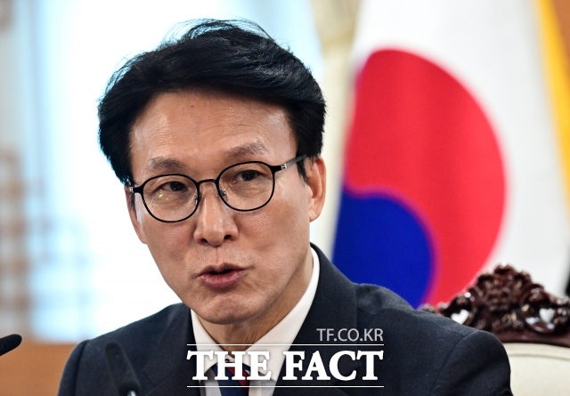 김민석 국무총리는 27일 지난해 교량 붕괴 사고가 발생했던 세종-안성 고속도로 공사 현장을 찾아 