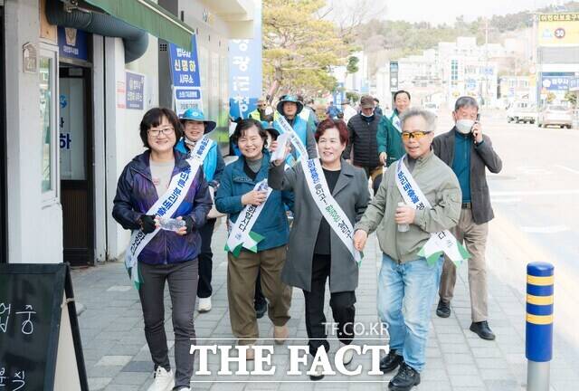 영광군이 생활쓰레기 배출 문화 개선 결의대회를 개최하고 있다. /영광군