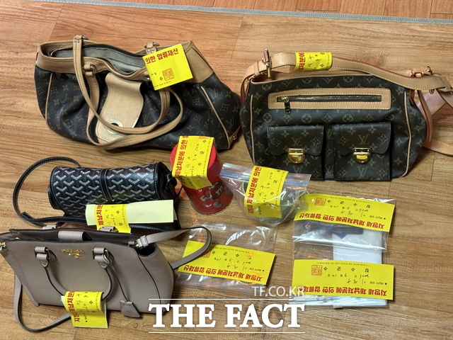 27일 전북도가 고액 상습 체납자에 대한 합동 가택수색에서 징수한 압류 자산. /전북도