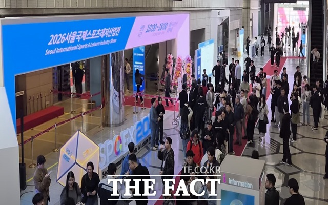 27일 오승혁의 현장이 찾은 스포엑스 2026 입구 앞에 관람객들이 모여 있는 모습. /코엑스 강남=오승혁 기자