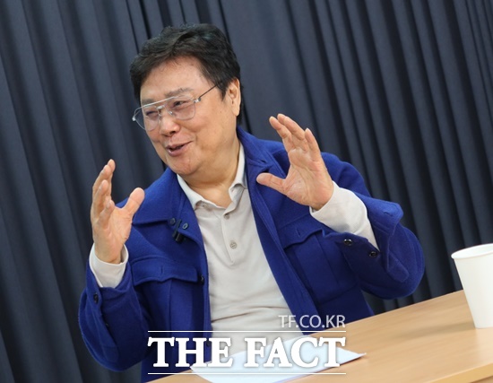 남진은 최근 MBN 오디션 '무명전설' 대표 심사위원으로 활약하며 또 다른 존재감을 드러내고 있다. 후배 가수들을 향한 그의 시선은 따뜻한 격려에 가깝다. /이상빈 기자