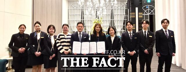 26일 배재대 대학일자리플러스본부와 한국호텔관광교육재단 관계자들이 청년 취업지원 협약을 체결한 후 기념촬영을 하고 있다. /배재대