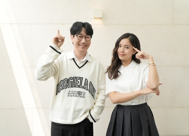 방송인 지석진(왼쪽)과 미미가 넷플릭스의 새 일일 예능 '만학도 지씨'로 호흡을 맞춘다. /넷플릭스