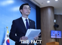  경찰, 준강제추행·2차 가해 혐의 장경태 송치