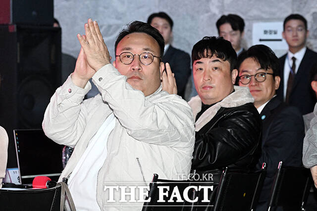 방송인 이혁재가 28일 오전 서울 강서구 아싸아트홀에서 열린 ‘정치의 판을 바꿀 시간’ 국민의힘 광역의원 비례 청년 공개 오디션에 참석해 인사말을 하고 있다. /서예원 기자