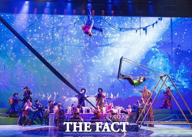 에버랜드, 서커스 윙즈 오브 메모리 공연 장면. /에버랜드