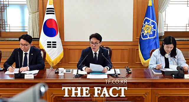 김민석 국무총리가 30일 오후 서울 종로구 정부서울청사에서 열린 반려동물 정책위원회에 참석해 모두발언을 하고 있다. /임영무 기자