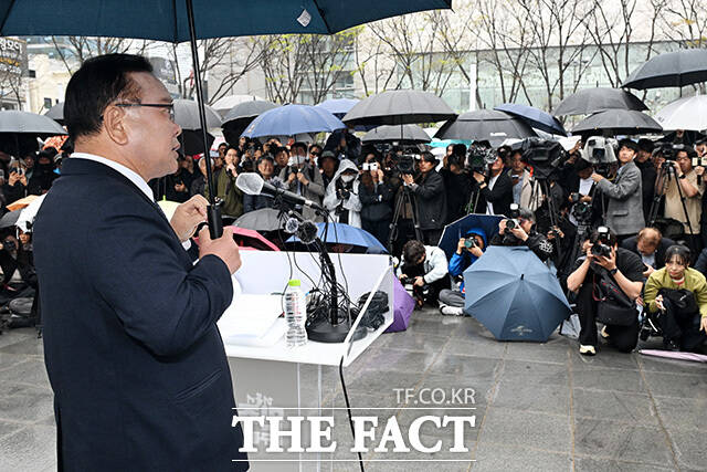 '지금 대구에 필요한 사람' 대구시장 출마선언 한 김부겸 전 총리.