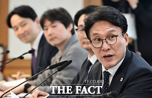 김민석 국무총리가 30일 오후 서울 종로구 정부서울청사에서 열린 반려동물 정책위원회에 참석해 모두발언을 하고 있다. /임영무 기자