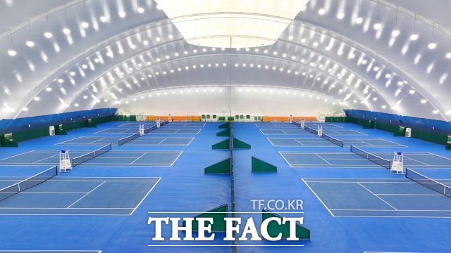 광주시가 양벌 테니스 돔 운영에 들어갔다. 양벌 테니스 돔은 국내 최대 규모 실내 테니스장이다. /광주시