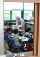  [단독] 비정규직 28만 늘었는데…4시간 더 일해야 정규직 월급[저임금의 늪②]