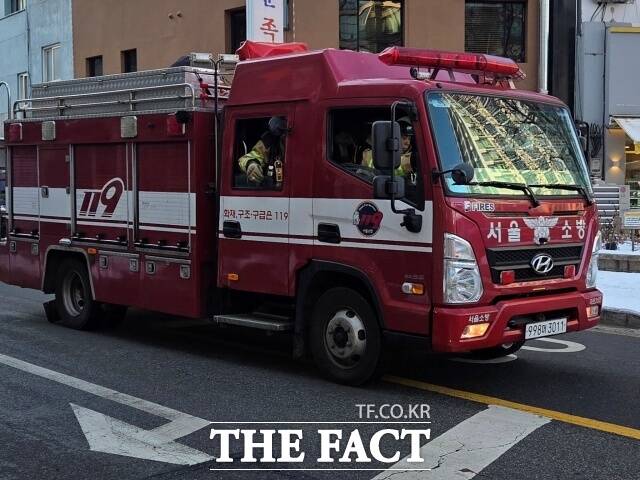 서울 성동경찰서는 어제 한양여대 여자화장실에서 불을 지른 20대 여성 A 씨에 대한 구속 영장을 신청할 예정이라고 밝혔다. /김영봉 기자