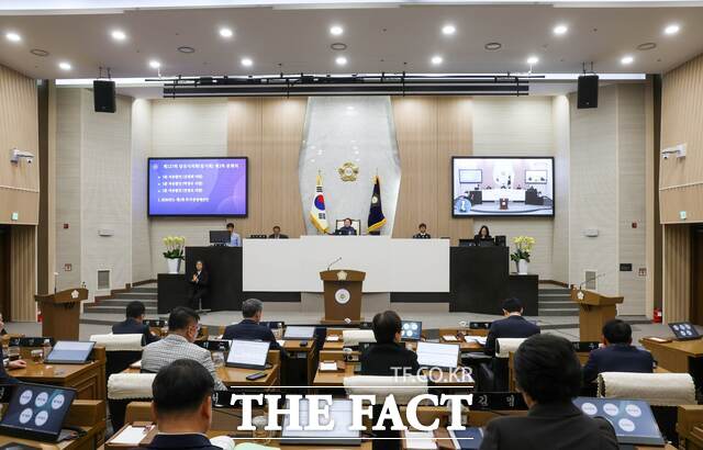 당진시의회가 31일 제3차 본회의를 끝으로 제127회 임시회를 마무리했다. /당진시의회