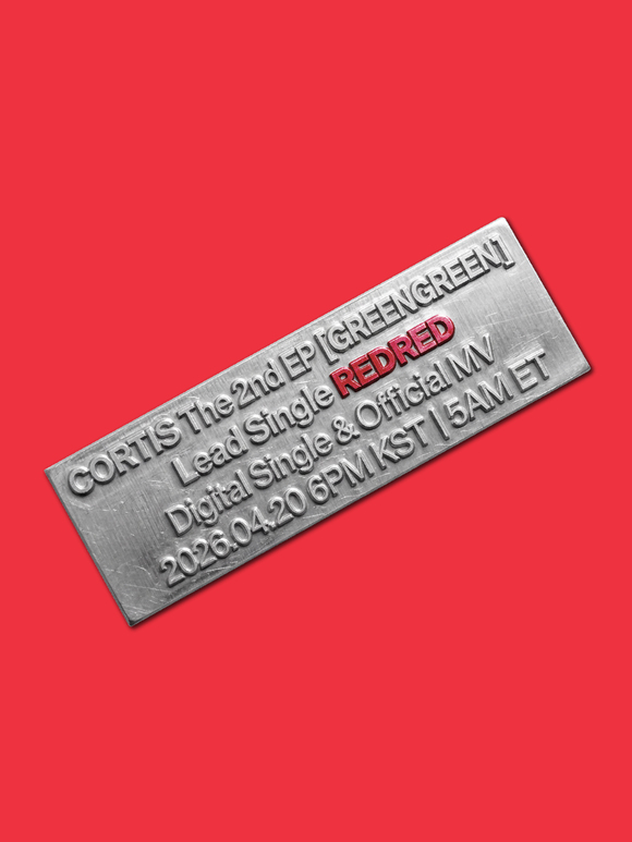 타이틀곡 이미지는 빨간색 배경 위로 금속 소재의 명판이 놓여있고 곡 제목인 'REDRED'가 양각으로 새겨져 있다. /빅히트 뮤직