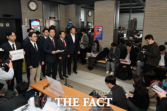 입장 밝히는 조정훈 국민의힘 의원.