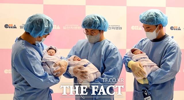 보험업권이 출산과 육아 가구를 대상으로 보험료를 할인한다. /임영무 기자