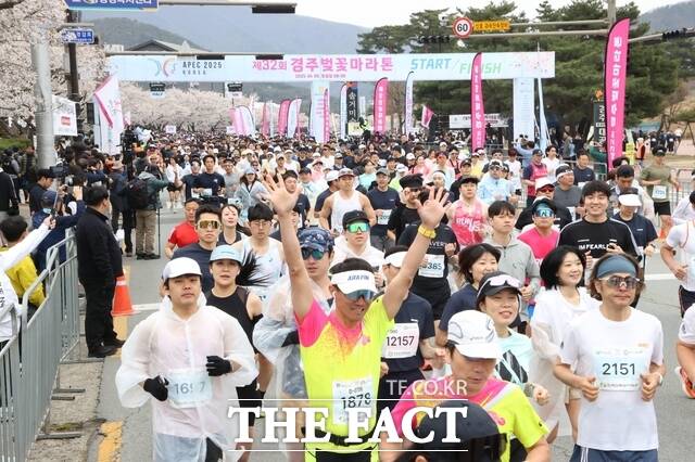 지난해 열린 제32회 경주벚꽃마라톤대회 모습 /경주시