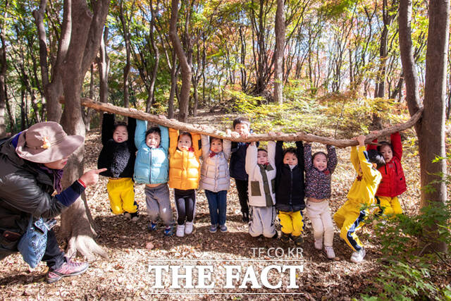 특종에 강한 신개념 대중 종합지 <더팩트>가 '보건복지부와 함께하는 저출생 극복 프로젝트 <사진이 '더'팩트다>' 사진공모전을 여는 가운데, 공모 접수가 1일부터 30일까지 진행된다. 사진은 제8회 보건복지부장관상 수상작.