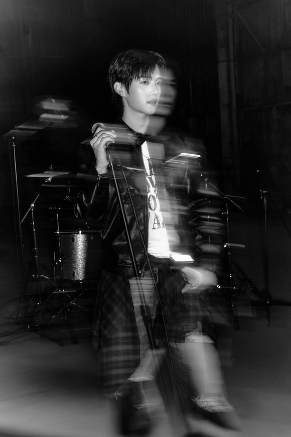 가수 겸 프로듀서 슬레이가 새 싱글 '나타나 줘'를 발매한다./큐브엔터테인먼트