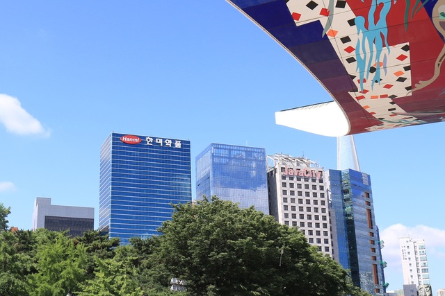 한미약품이 새 대표이사로 황상연 HB인베스트먼트 프라이빗에쿼티(PE) 부문 대표를 선임했다. 사진은 한미그룹 본사 전경. /한미약품