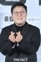  [TF초점] 본업부터 예능까지…윤경호, 대세의 존재감이란