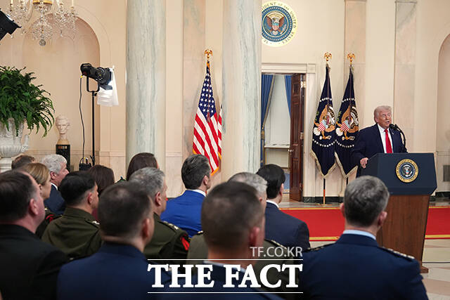 도널드 트럼프 미국 대통령이 1일(현지시간) 워싱턴DC 백악관에서 이란 전쟁과 관련한 대국민 연설을 하고 있다. /워싱턴=AP.뉴시스