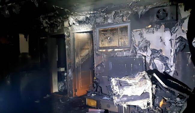 1일 오후 7시 42분쯤 영천시 화남면 죽곡리의 한 단독주택에서 화재가 발생해 약 50여 분 만인 오후 8시 35분쯤 불길을 완전히 잡았다. /경북소방본부