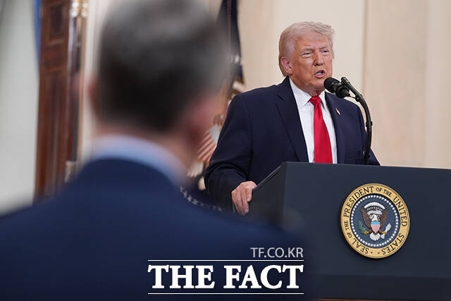 도널드 트럼프 미국 대통령이 1일(현지시간) 워싱턴DC 백악관에서 이란 전쟁과 관련한 대국민 연설을 하고 있다. /워싱턴=AP.뉴시스