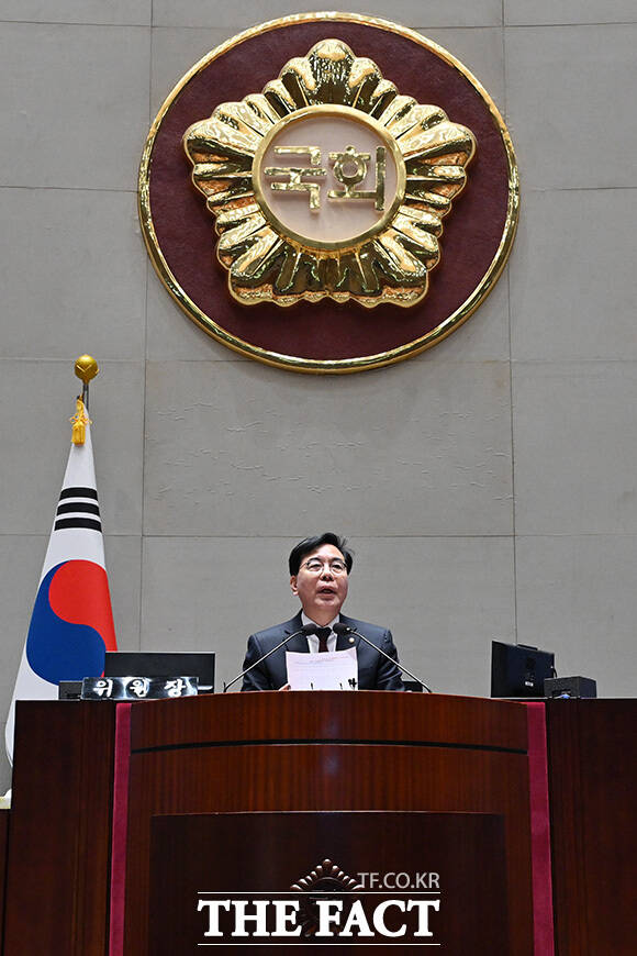의원총회에서 모두발언하는 송언석 국민의힘 원내대표.