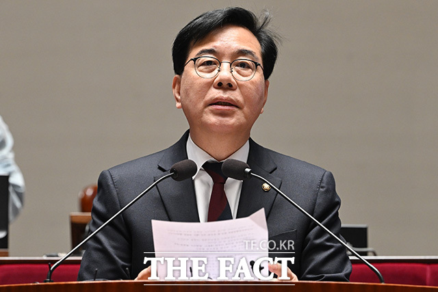 송언석 국민의힘 원내대표가 2일 오후 서울 여의도 국회에서 열린 의원총회에서 모두발언을 하고 있다. /국회=남용희 기자