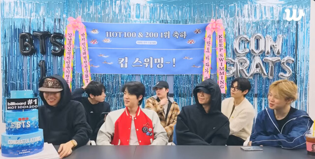 방탄소년단은 3일 발매되는 디럭스 LP에 히든 트랙이 수록된다고 밝혔다./위버스 라이브 캡처