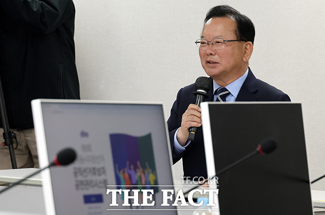 이날 공천 심사 면접에 참석한 김부겸 전 총리가 포부를 밝히고 있다. /송호영 기자