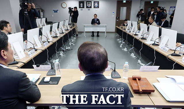 이날 공천 심사 면접에 참석한 김부겸 전 총리가 포부를 밝히고 있다. /송호영 기자